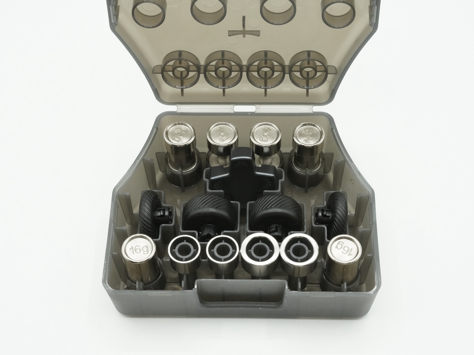 「REVOLUTION X Unlimited」は豊富なカスタマイズパーツが付属