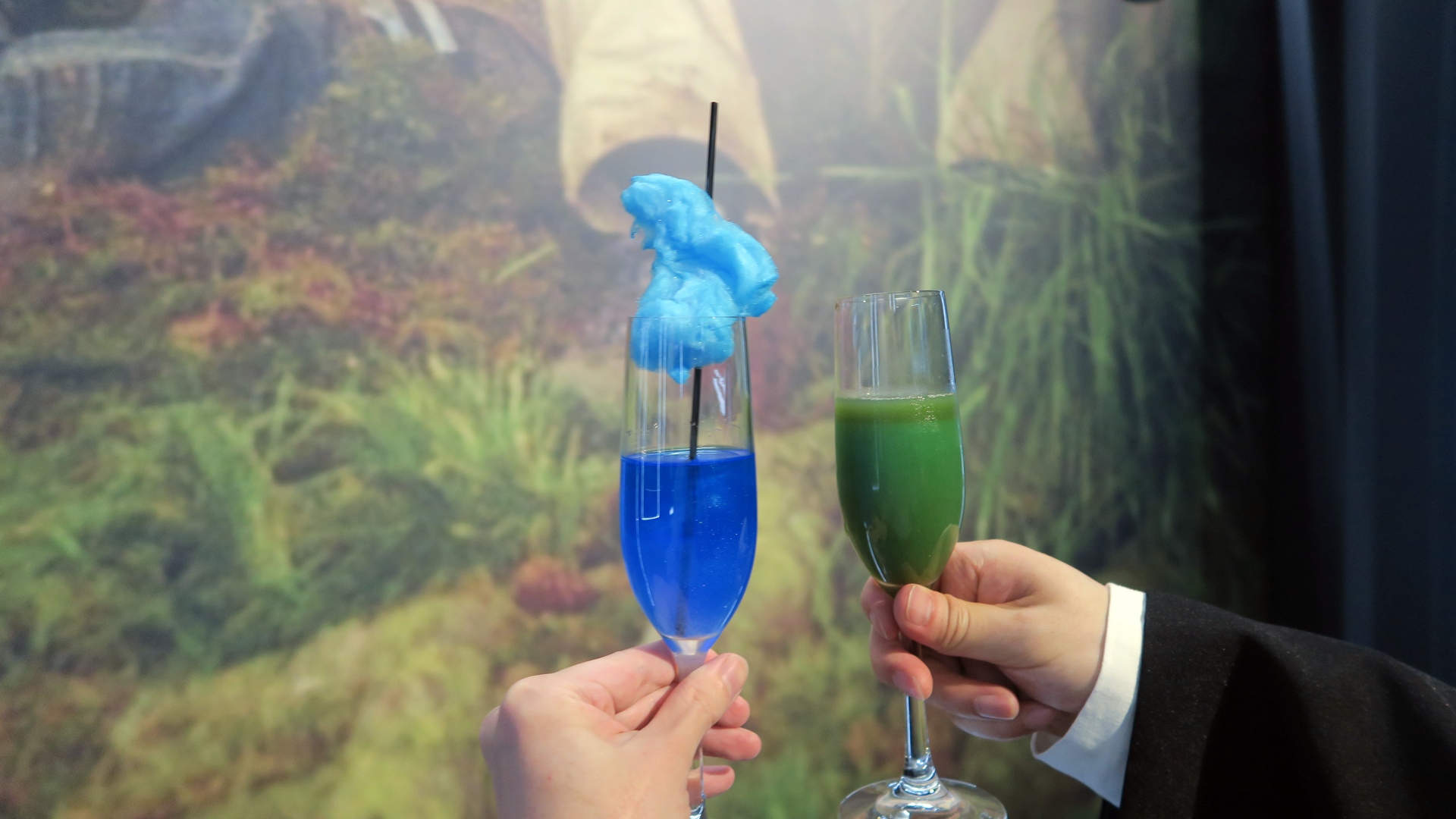 （左）炎のゴブレット（ノンアルコール）、（右）闇の帝王の復活（アルコール）