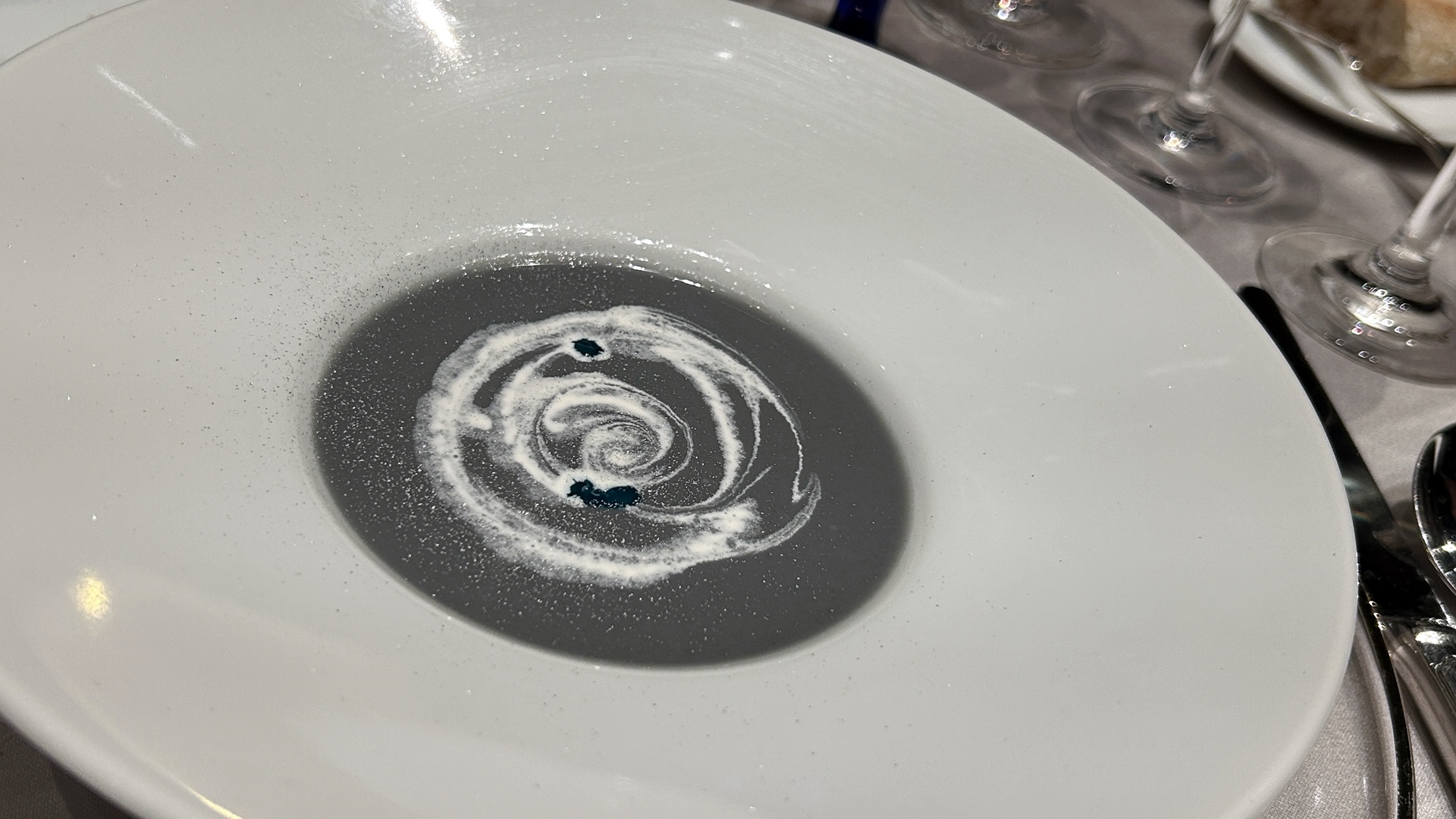 【スープ】憂いの篩ヴィシソワーズ。ダンブルドアの部屋にある、記憶を見るための魔法の道具をじゃがいものポタージュを用いて再現している