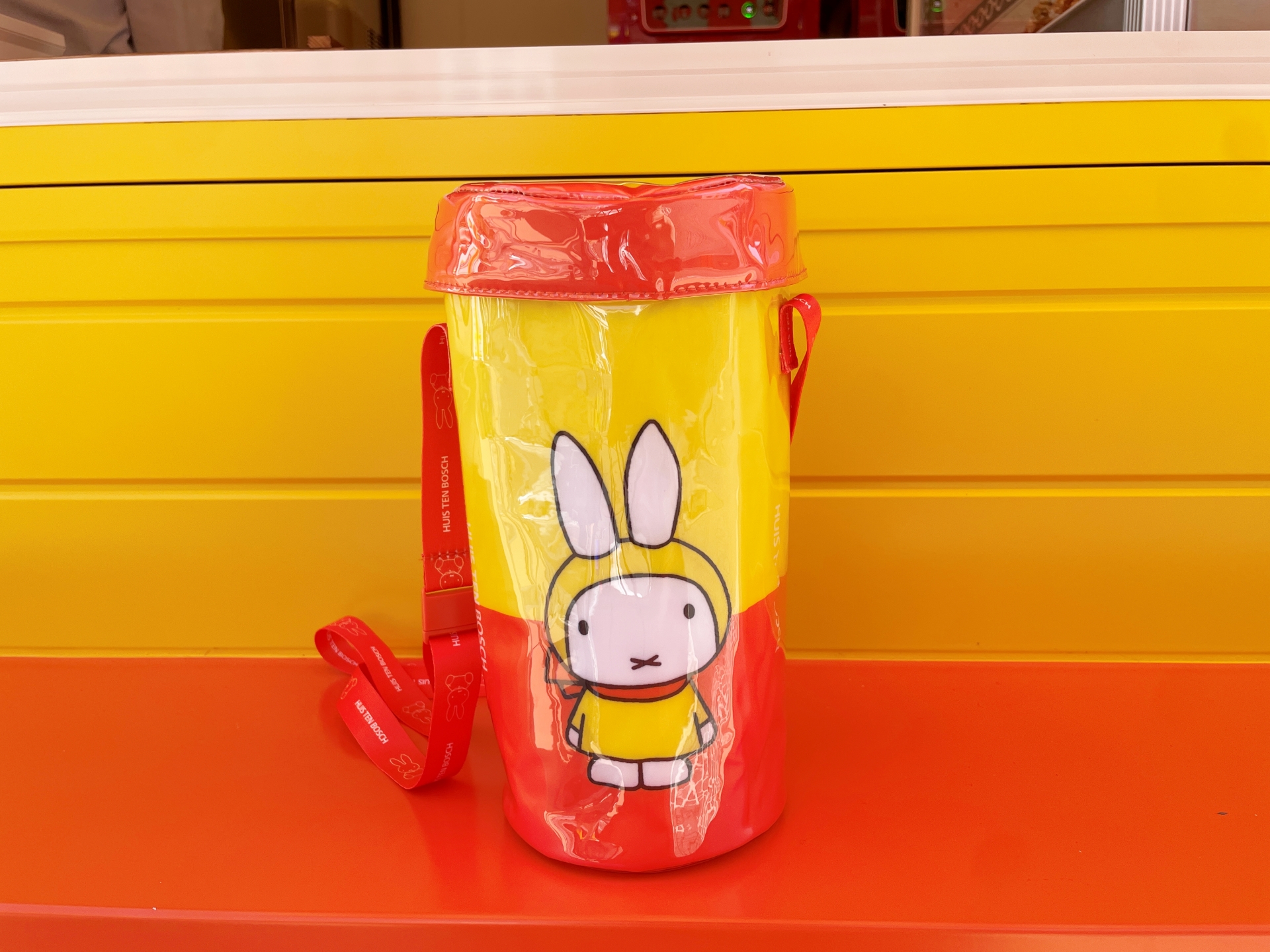 ポップコーン販売ワゴン。ケースも購入可能（ケース付きで2,500円）