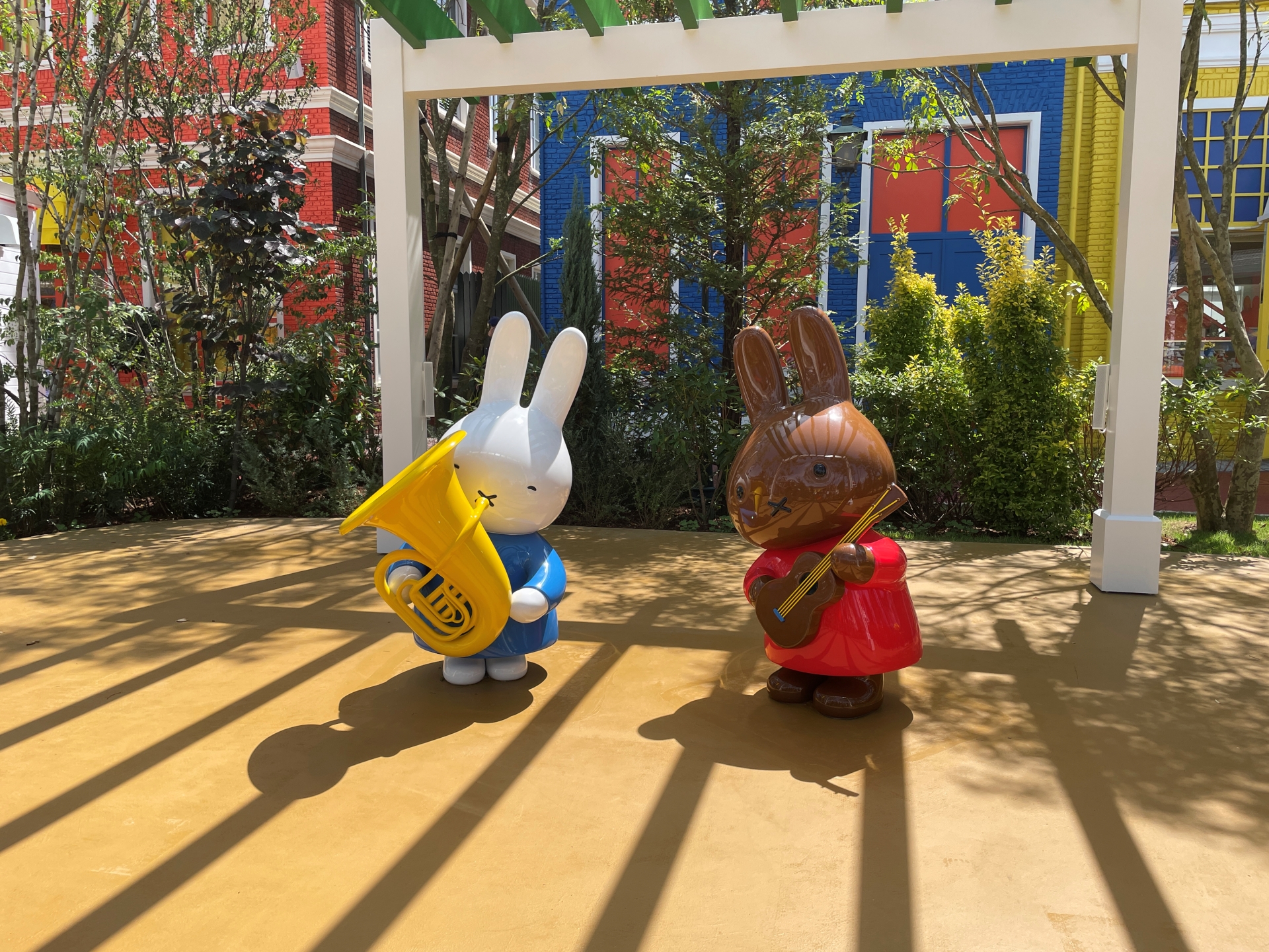 エリア内のフォトスポット。ミッフィーが喋る仕掛けもある