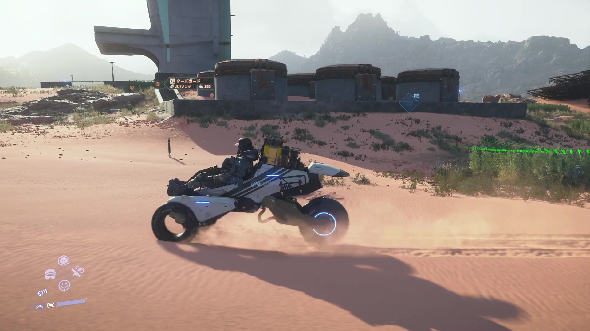 トライクルーザーは3輪の乗り物でかなりのスピードで走れる。悪路や水上の走行も可能だが、荷物はあまり積むことができない