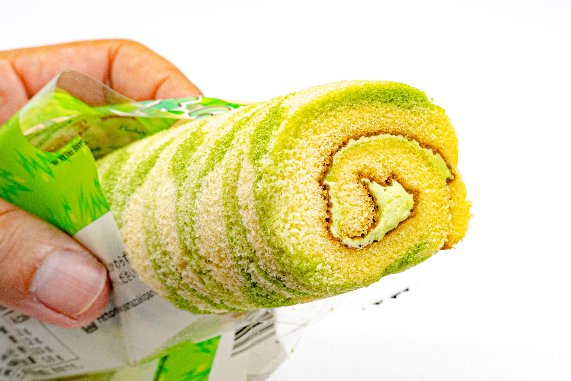 「はっぱカッターロールケーキ」は抹茶ミルククリーム味。しっかりとした甘みがありながらも軽い仕上がりでもたれない