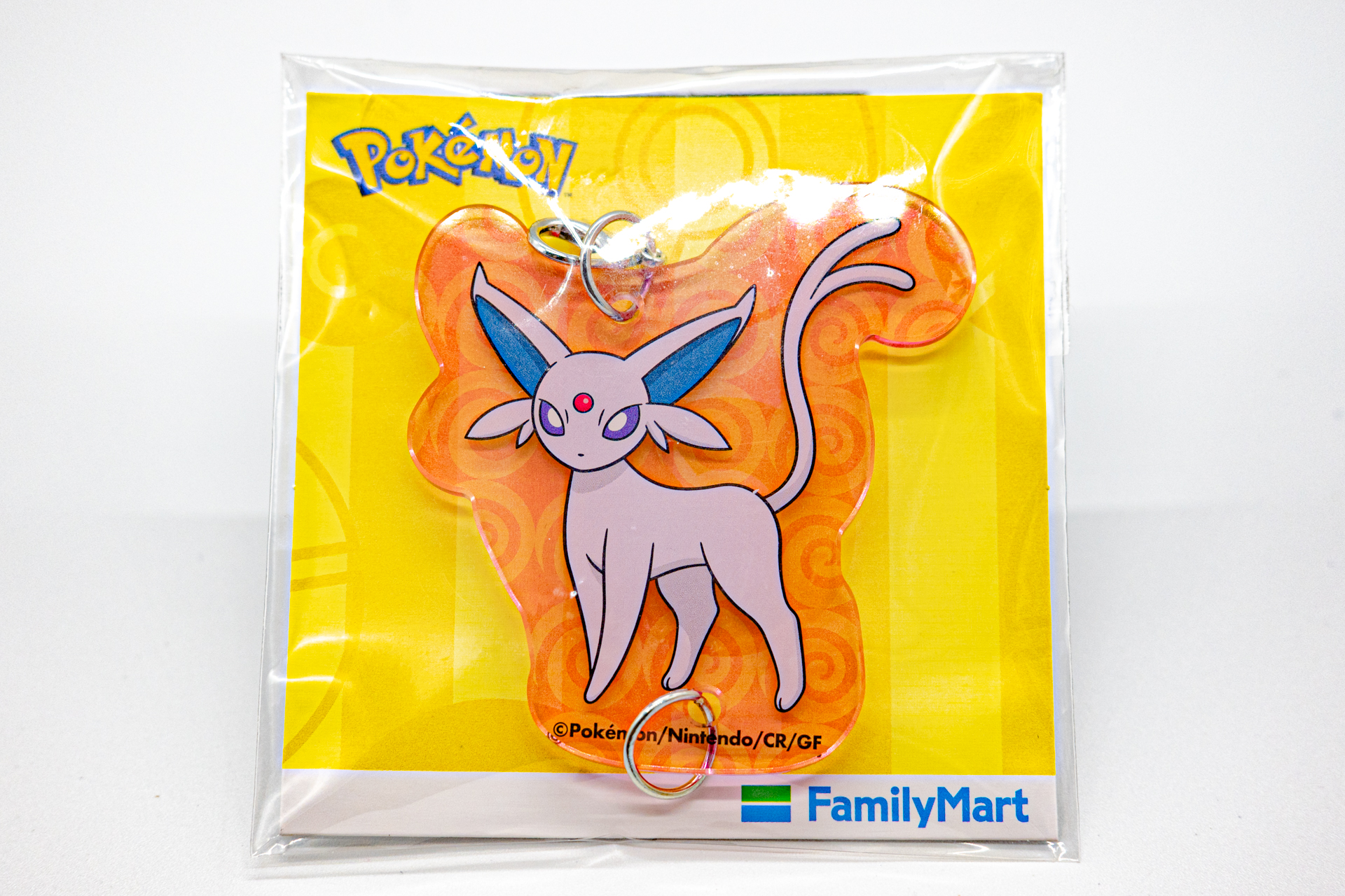 第1弾ではイーブイ（オスのすがた）、シャワーズ、サンダース、ブースター、ニンフィアの5種、第2弾ではイーブイ（メスのすがた）、エーフィ、ブラッキー、リーフィア、グレイシアの5種が展開される