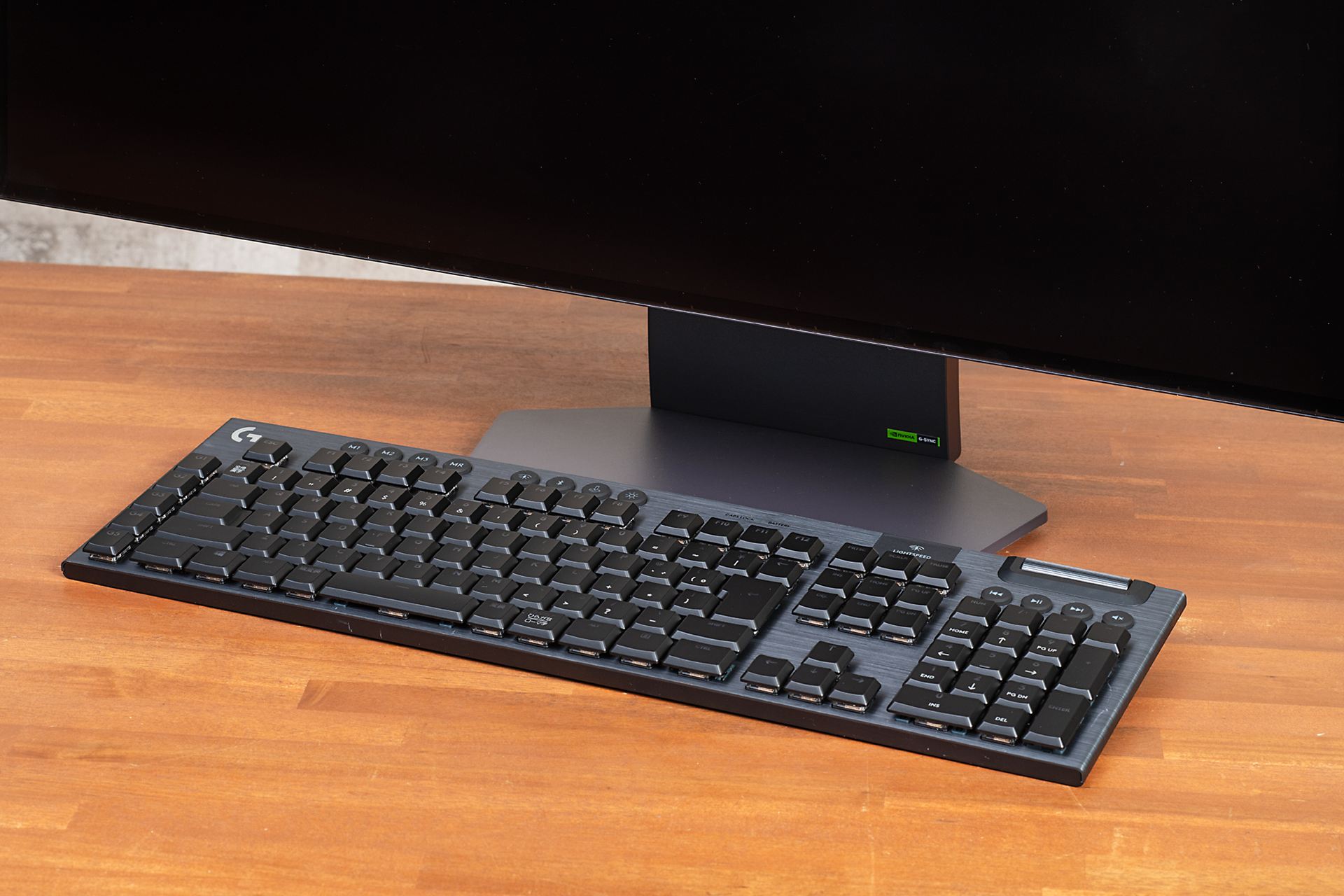 使わないときにキーボードを台座の上に載せることもできる