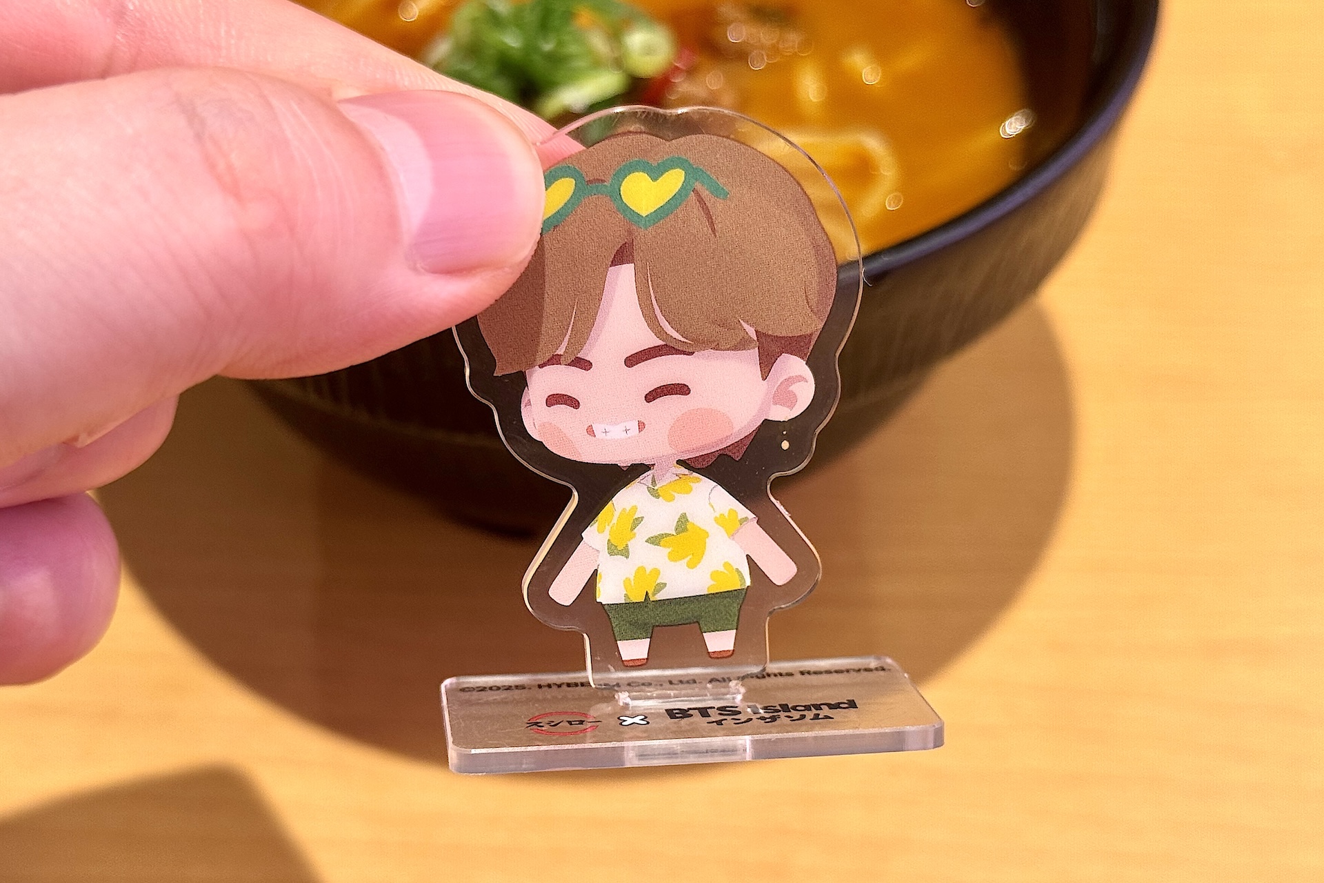 組み立てるとこんな感じ。飾りやすそうだ