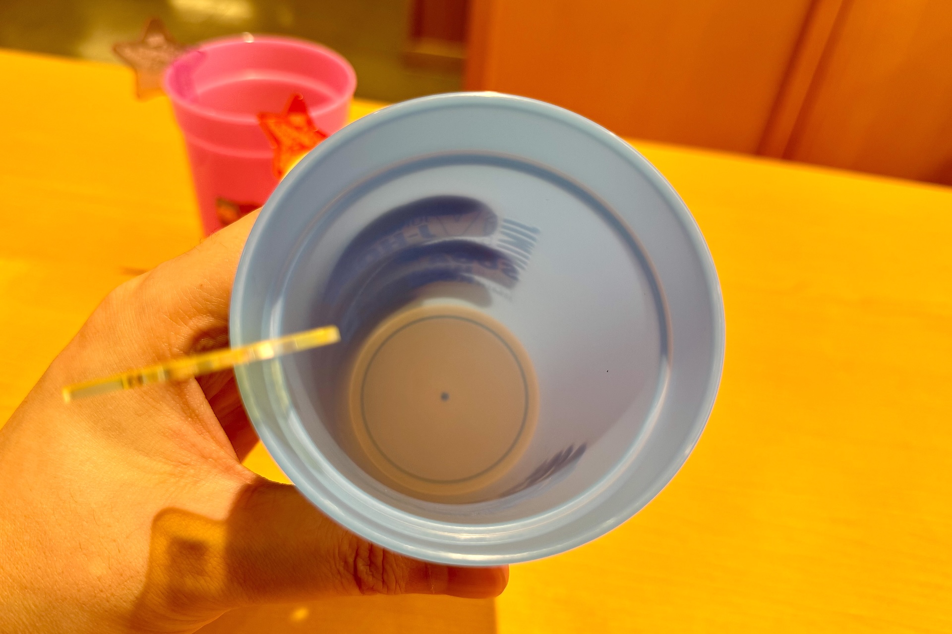 カップの形状はシンプル。普段使いにも良さそうだ