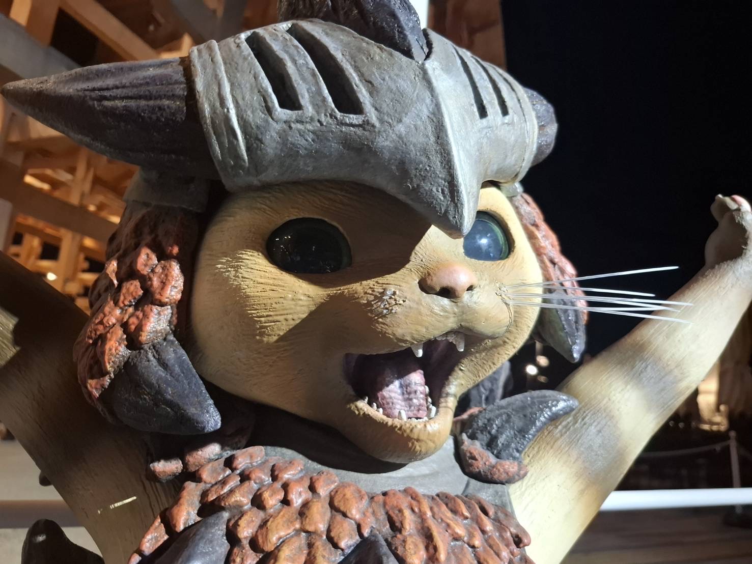 モンスターハンター ブリッジのXより、ひげが破損したアイルーの立体物