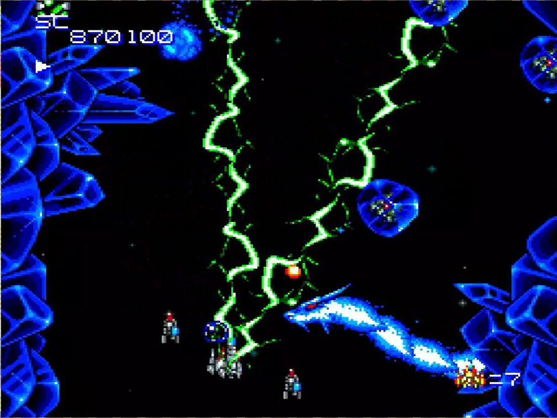 緑のクリスタルは、敵を貫通するスプレッドレーザー