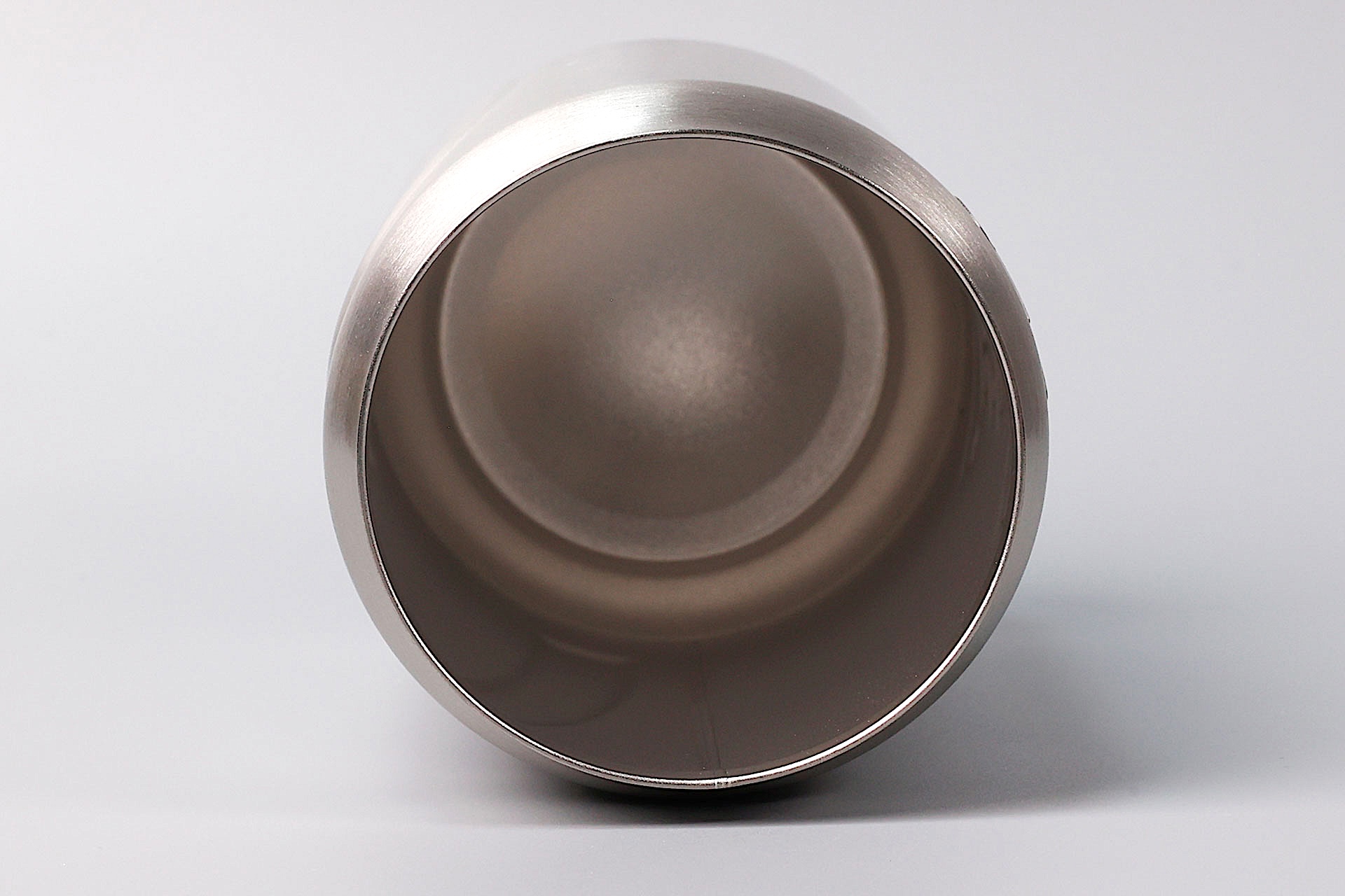 内容量も約350mlとちょうどいいサイズだ