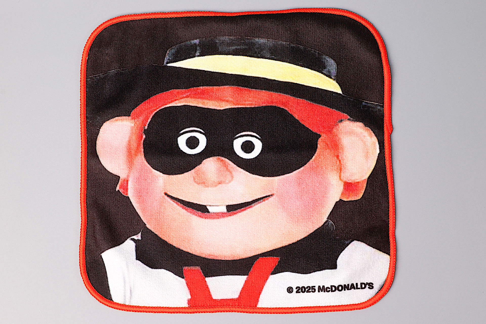 xこちらはハンバーグラーが描かれたタオル