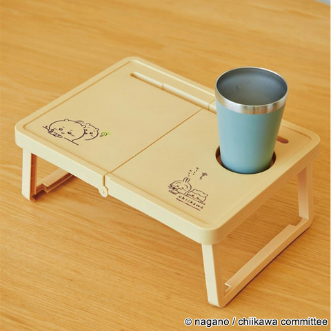 ちいかわたちが描かれたミニテーブルが登場！ 「ちいかわ