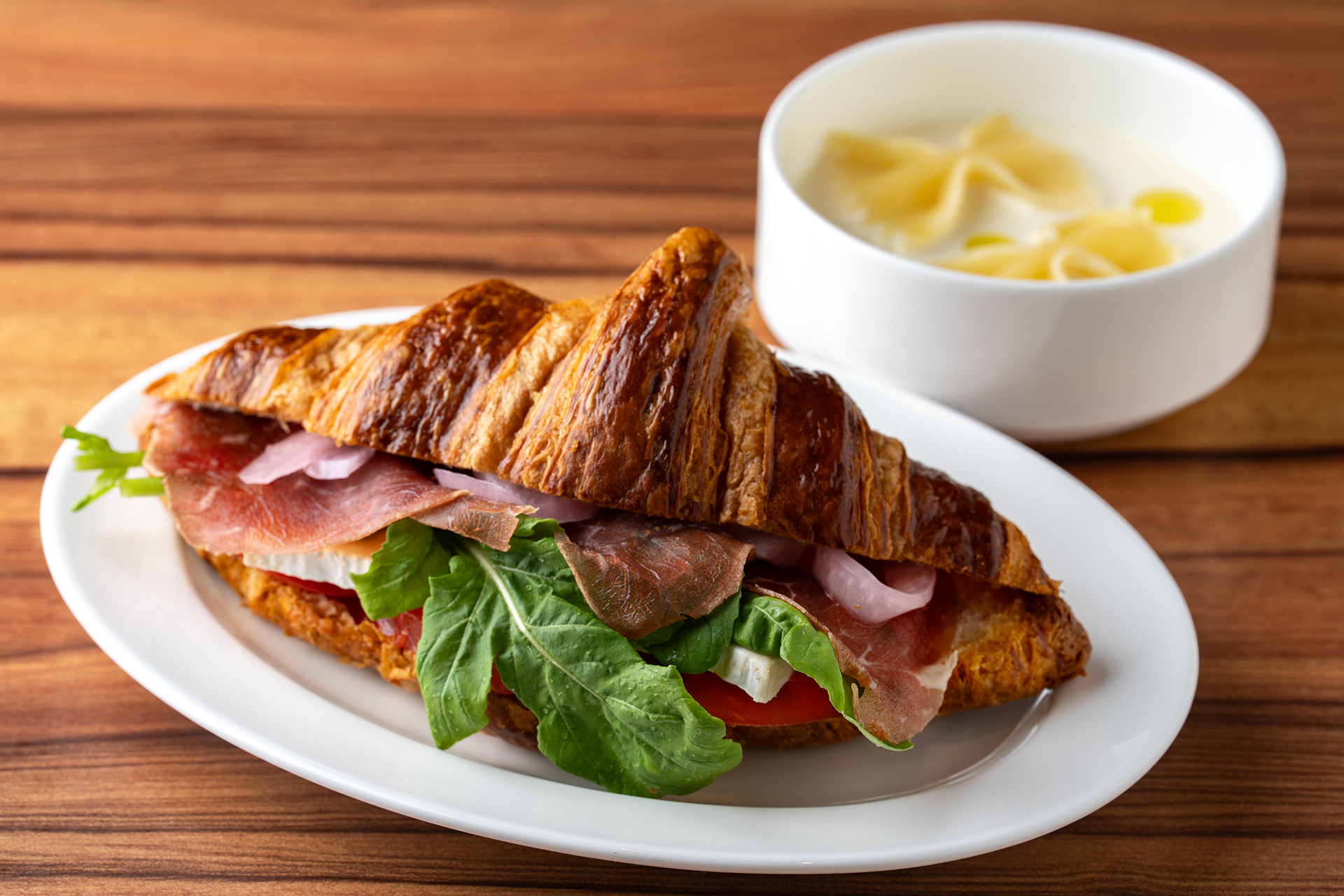 チケット所持者にはコラボメニューのオーダーでコースターを進呈