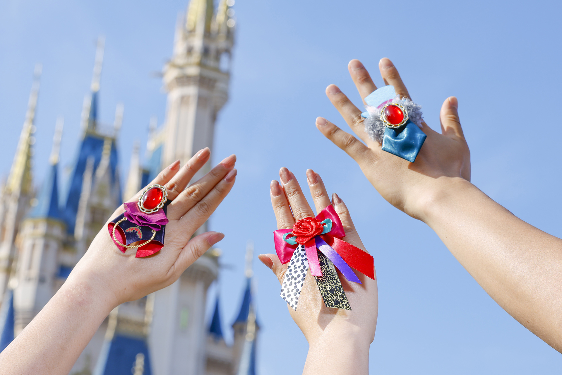 リング 各1,800円