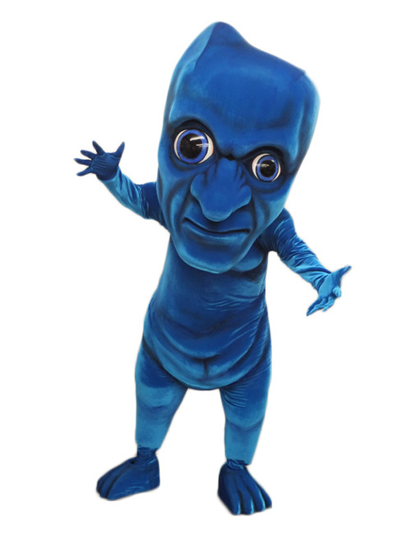 等身大の「青鬼」がブースに登場。記念撮影もできる