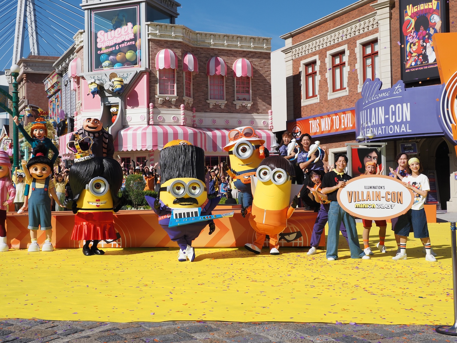 オープニング・セレモニーではミニオンたちだけでなく……