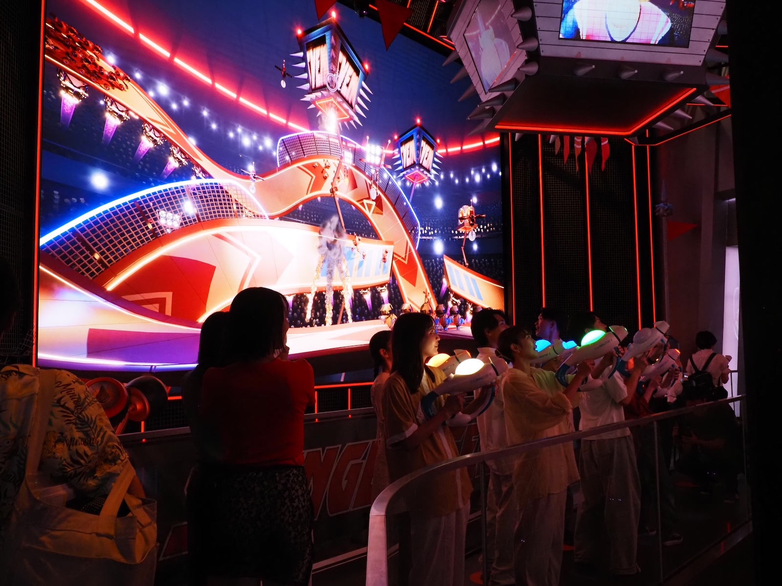 内部はウネウネしていて、あちこち撃つことができて楽しい