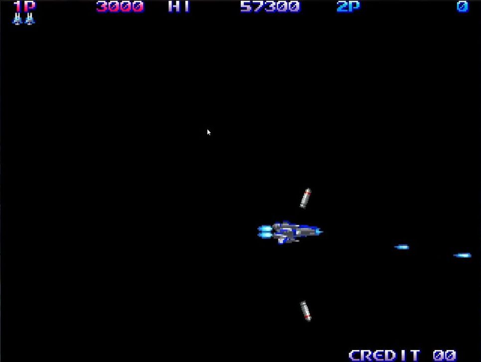 ミサイルを装備したところ。上下（※偶数ステージでは左右）に2発ずつ撃てる特徴も元祖「沙羅曼蛇」と同じだ