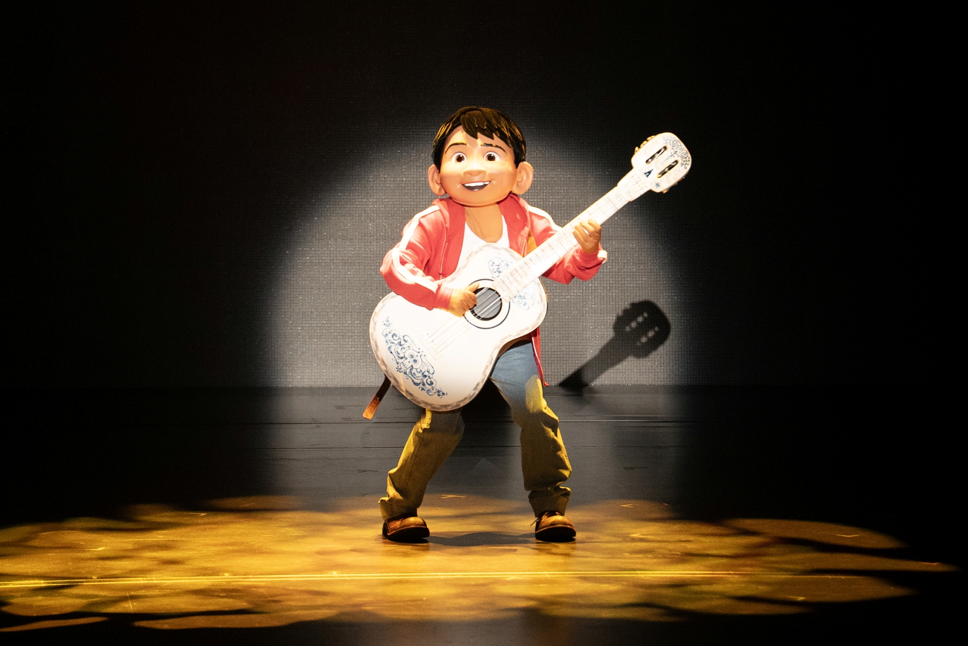 動物系キャラが多いので、映画「リメンバー・ミー」のミゲルが登場するのは意外とサプライズかも