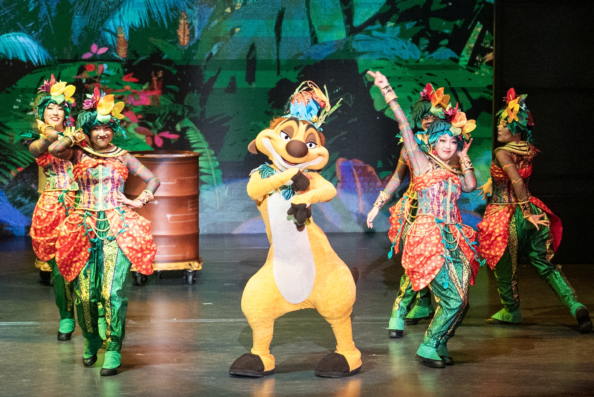 パーカッションに惹かれてティモンもやってくるぞ！