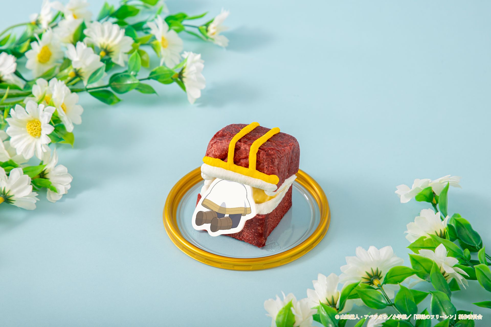 「ミミックサンド」価格：990円/ミミックに挟まれたフリーレンをイメージしたミニデザート（テイクアウト可）