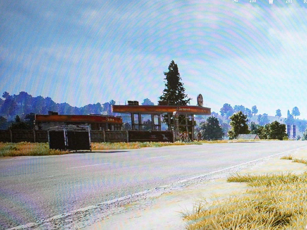 ガソリンスタンド部分を拡大。モードを変更すると、どのような見え方になるのか注目