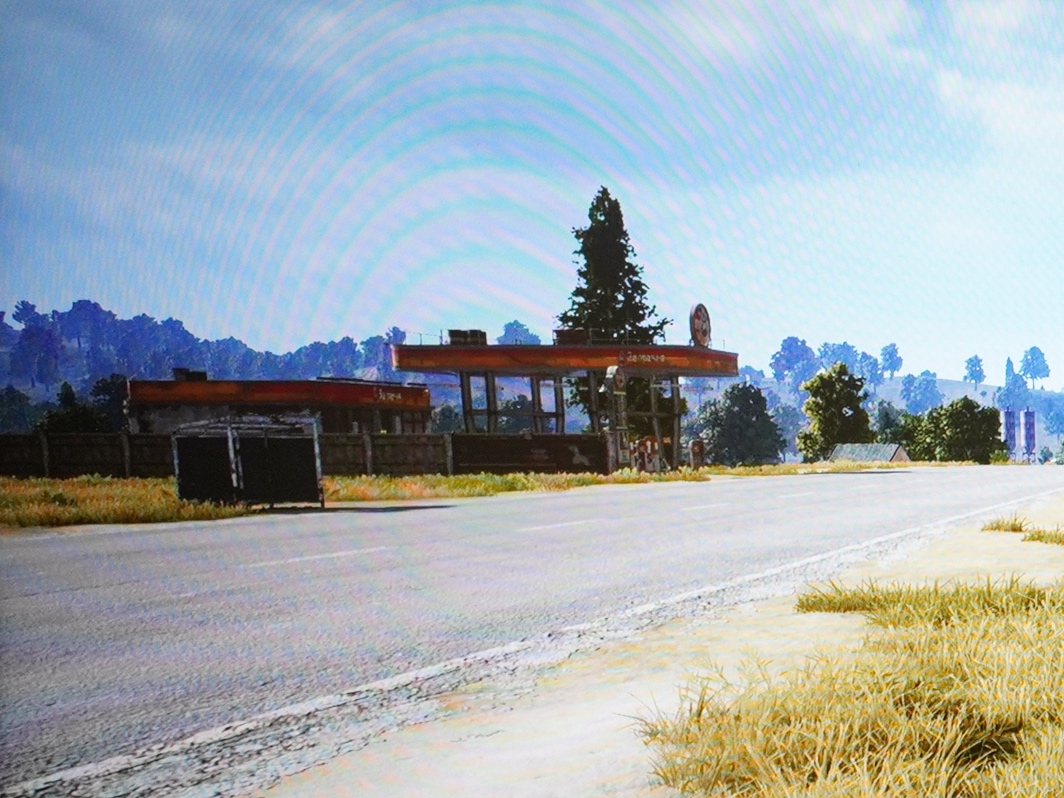 暗部が引き締まり、コントラスト比の高い映像となる