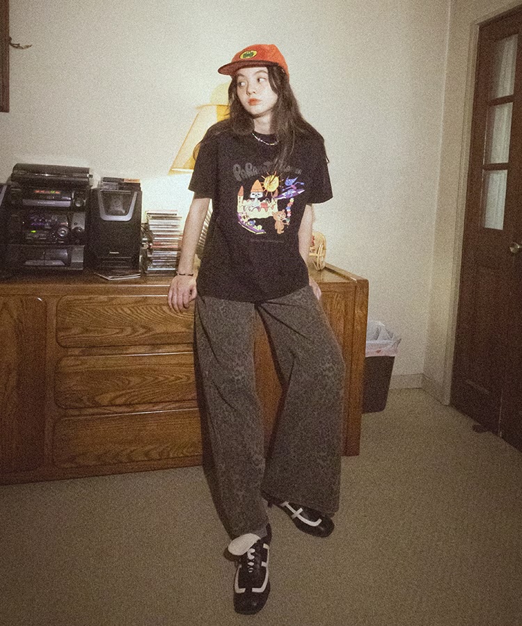 TOPS 4,990円、CAP 3,590円