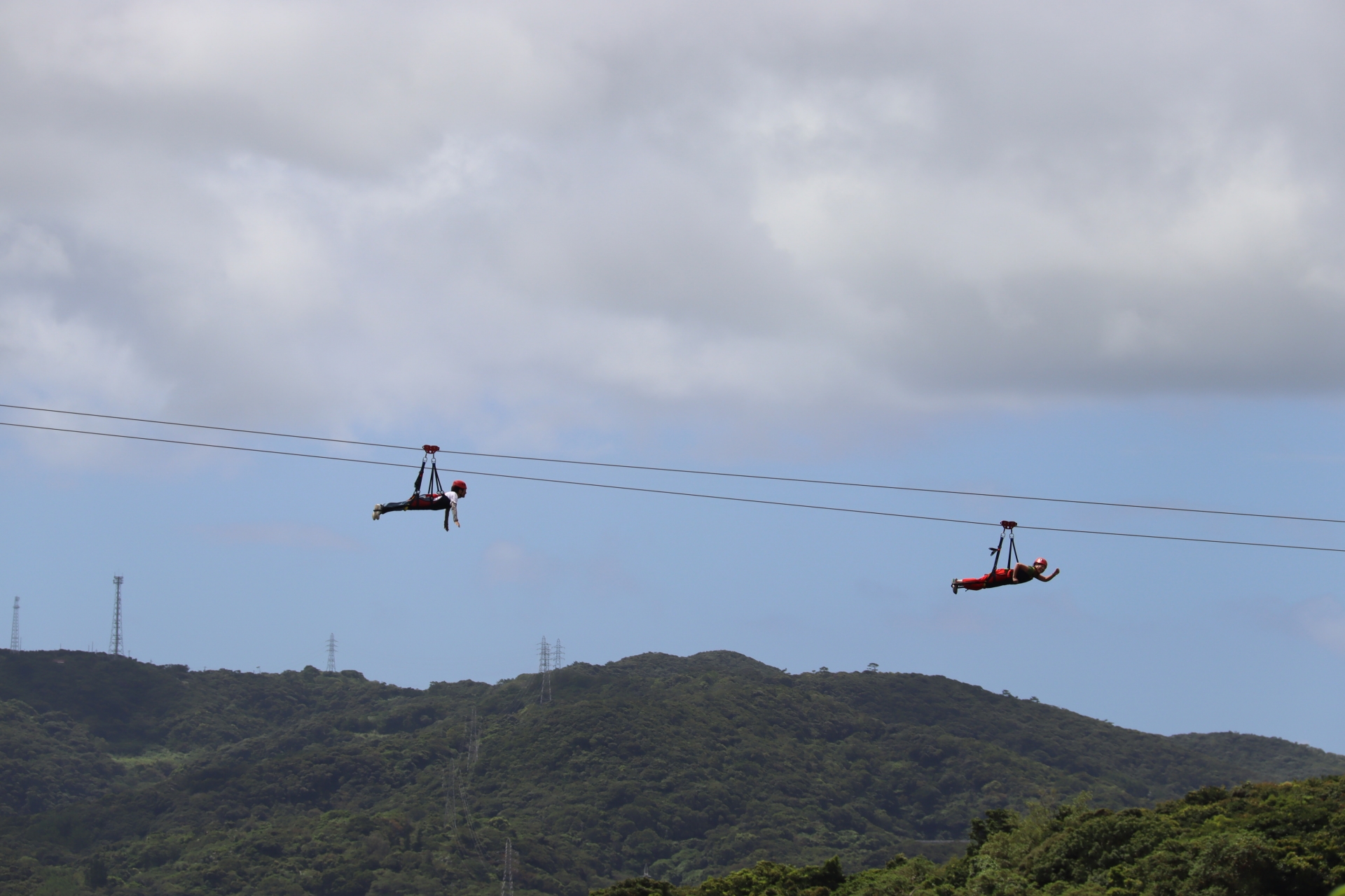 空を飛ぶ感覚を味わえる「スカイ フェニックス」