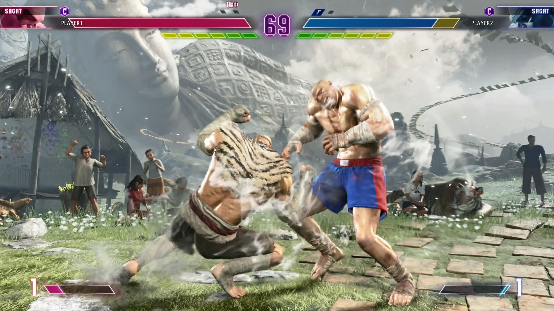 サガット定番の「タイガーアッパーカット」。背の高いサガットが放つと画面外まで飛んでいく