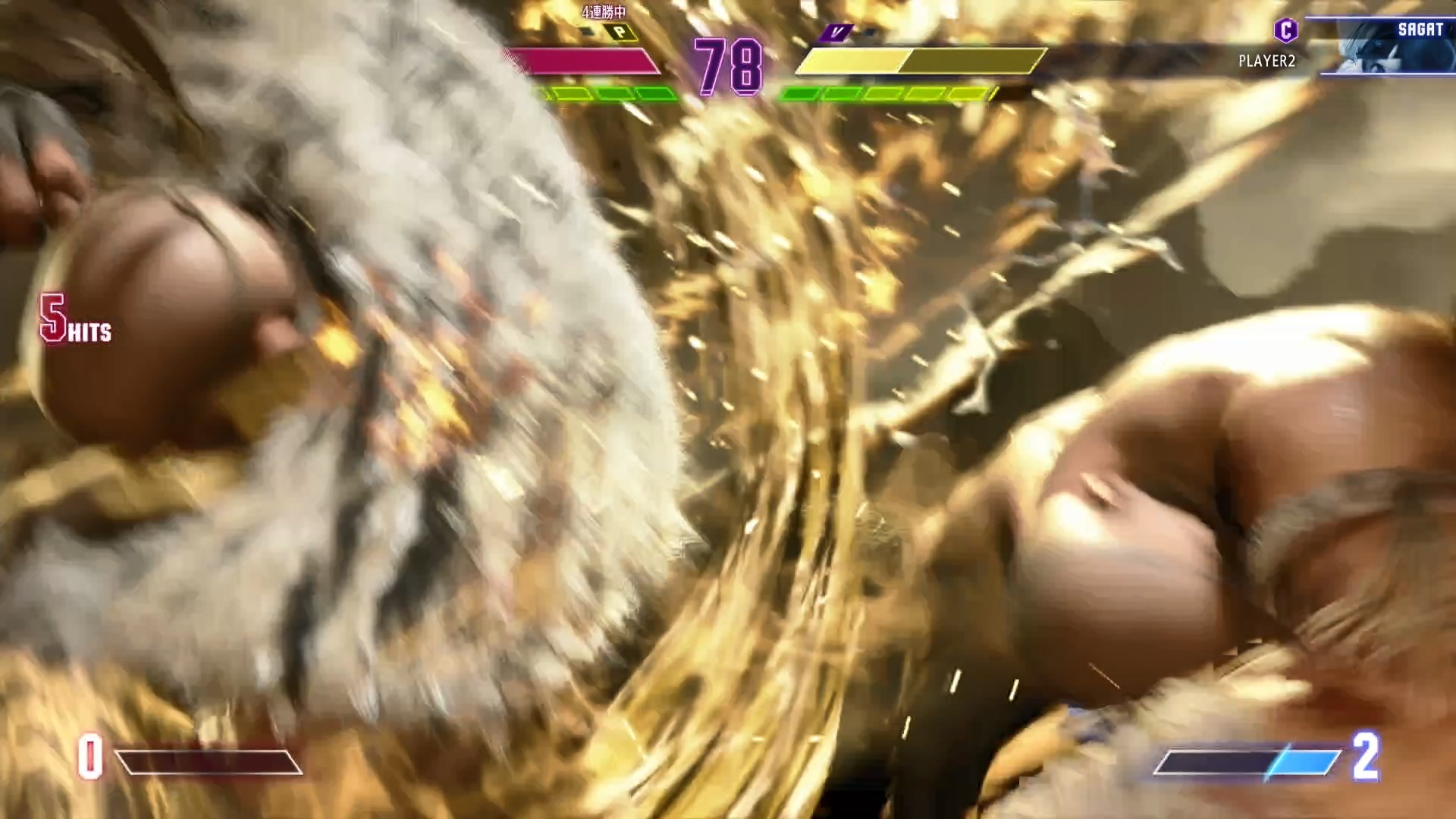 クリティカルアーツ時はエルボーの演出がカットになる代わりに相手を地面に叩きつける演出が追加される