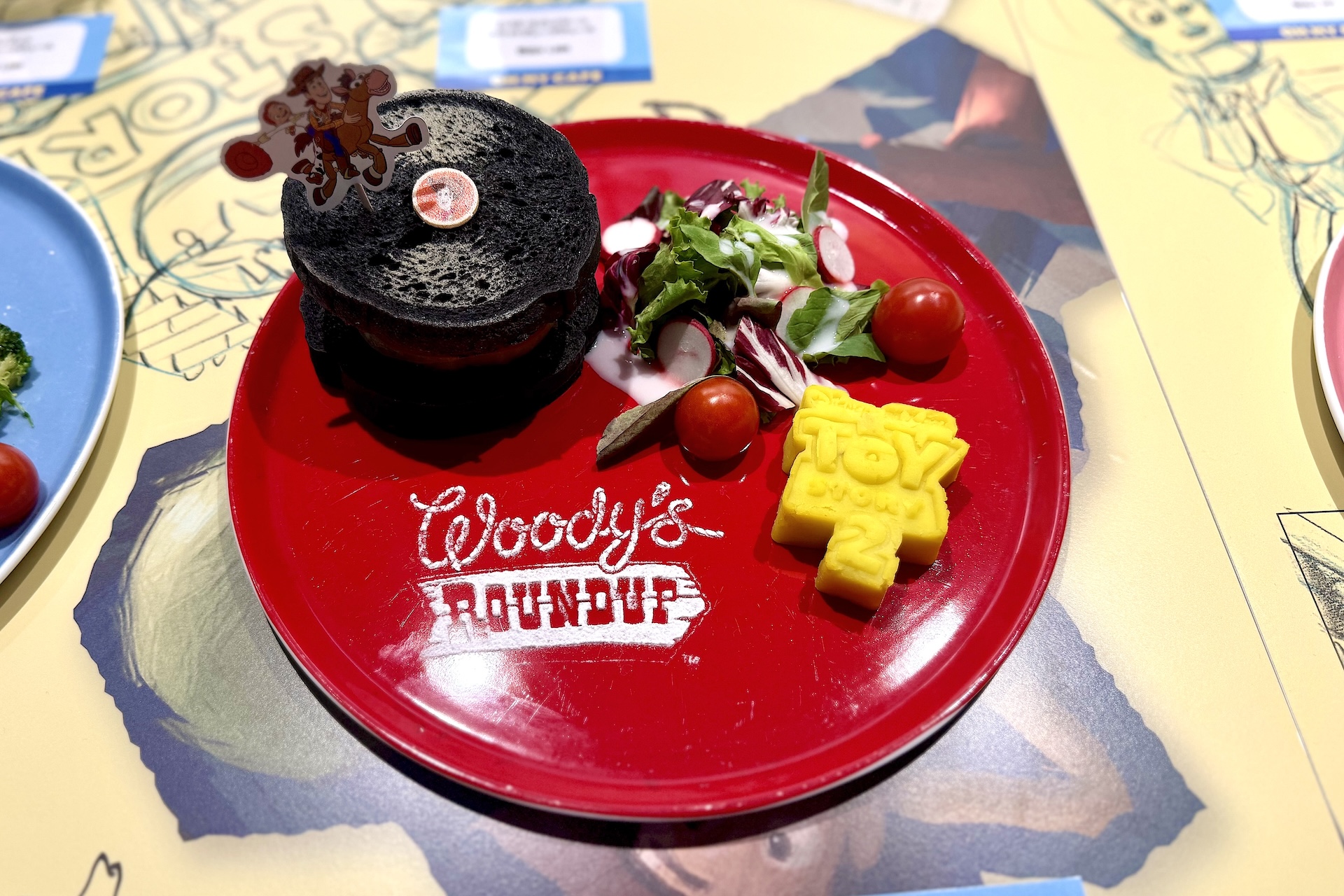 ＜トイ・ストーリー2＞レコード風サンドウィッチプレート 2,090円