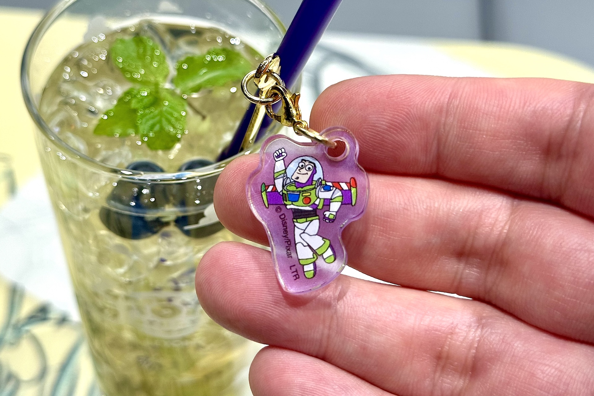 こちらはバズのチャーム