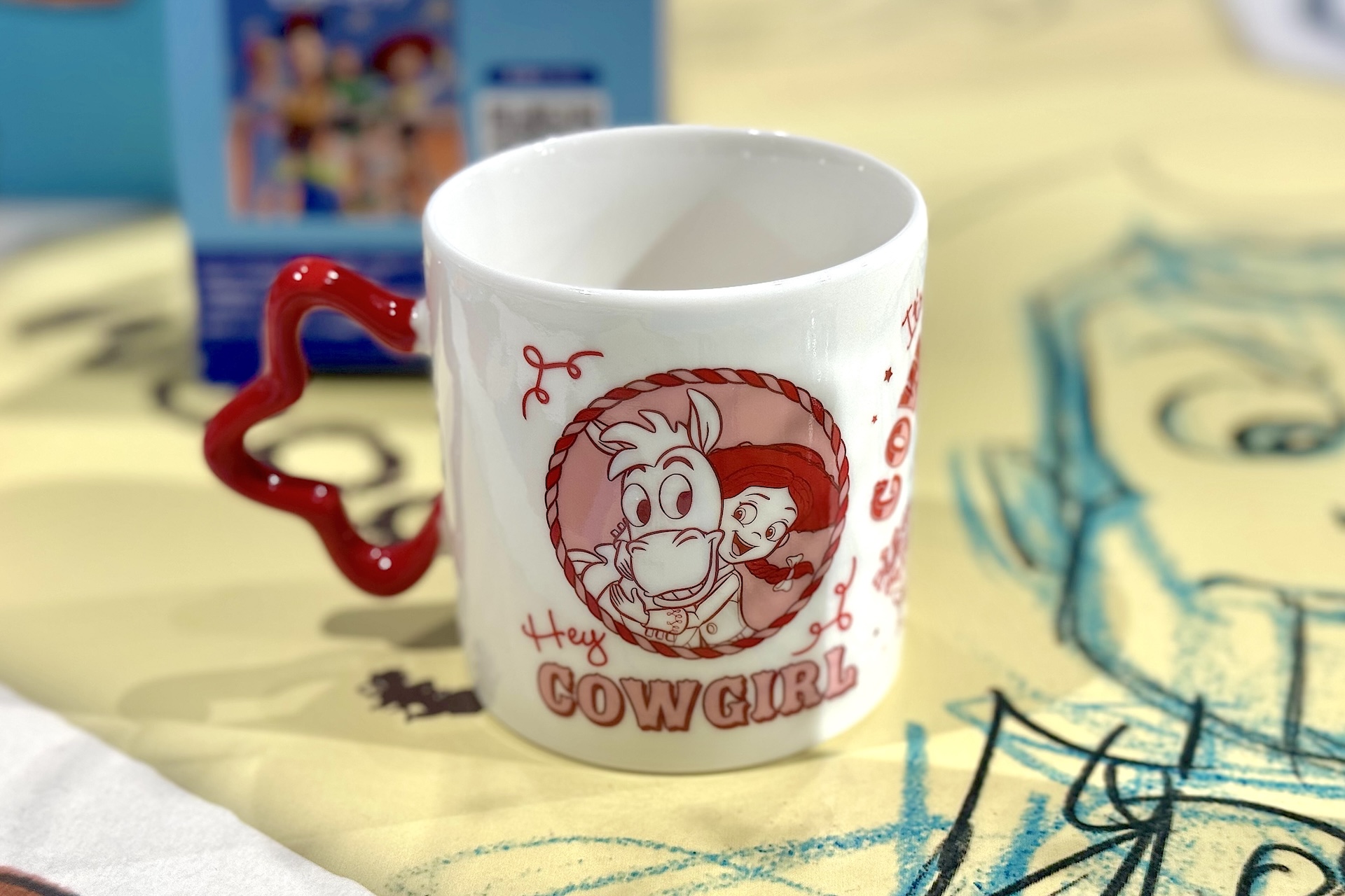 マグカップ 2,200円 ドリンクとセットで購入可能 ※1メニューにつき1点まで購入できる