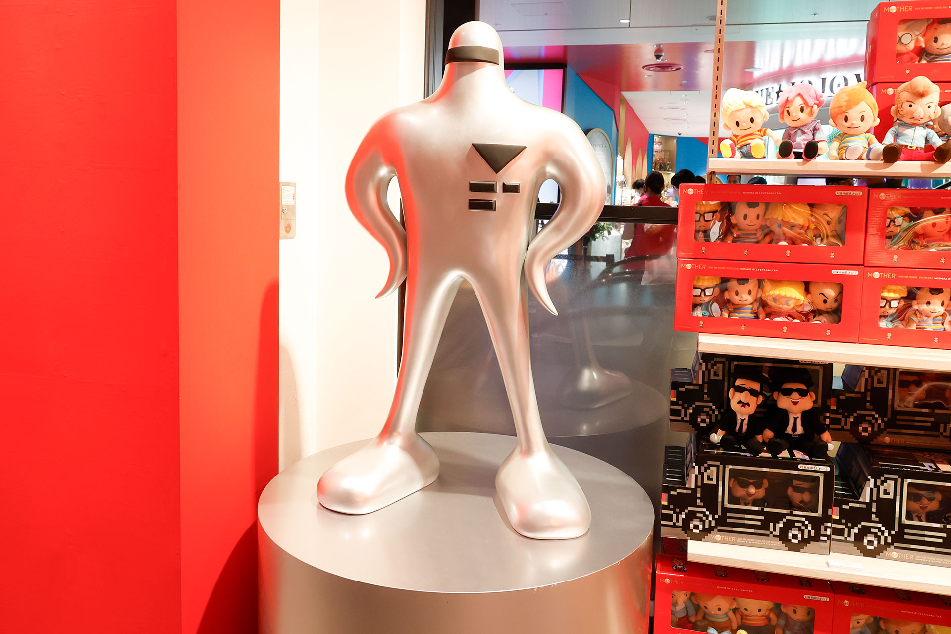 ドデカいスターマンがお出迎え！