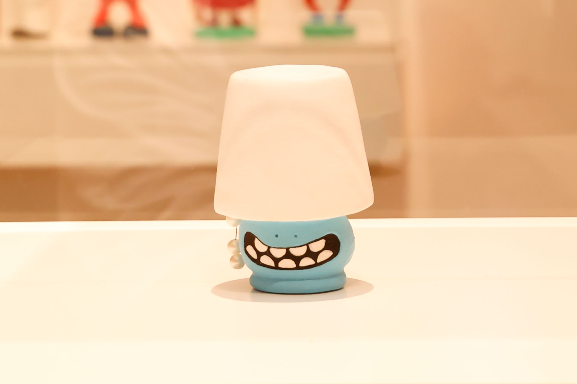 入り口付近に展示されているでんきスタンドの粘土フィギュア。「MOTHER」で最初に戦うキャラクター