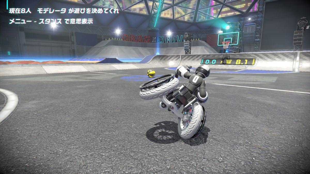 片側の車輪だけで立つ「ティルティング」