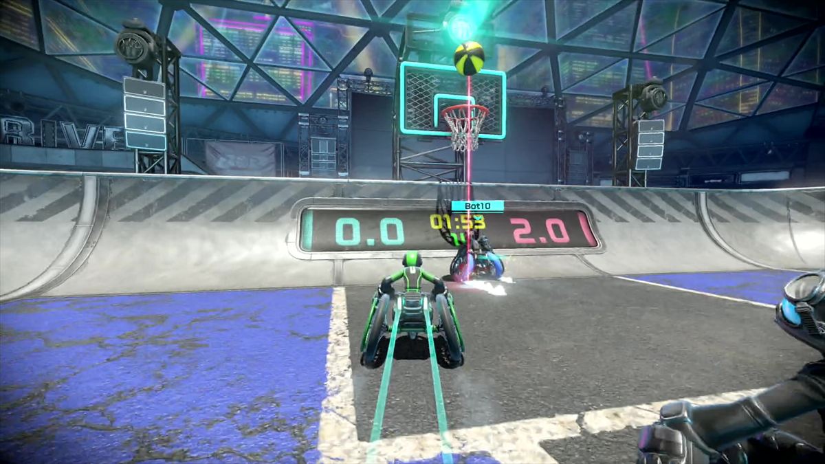 落下点やボールの現在地は表示されるものの、そこまでたどり着くためには速度を下げたり、曲がったりといった動作が必要となる