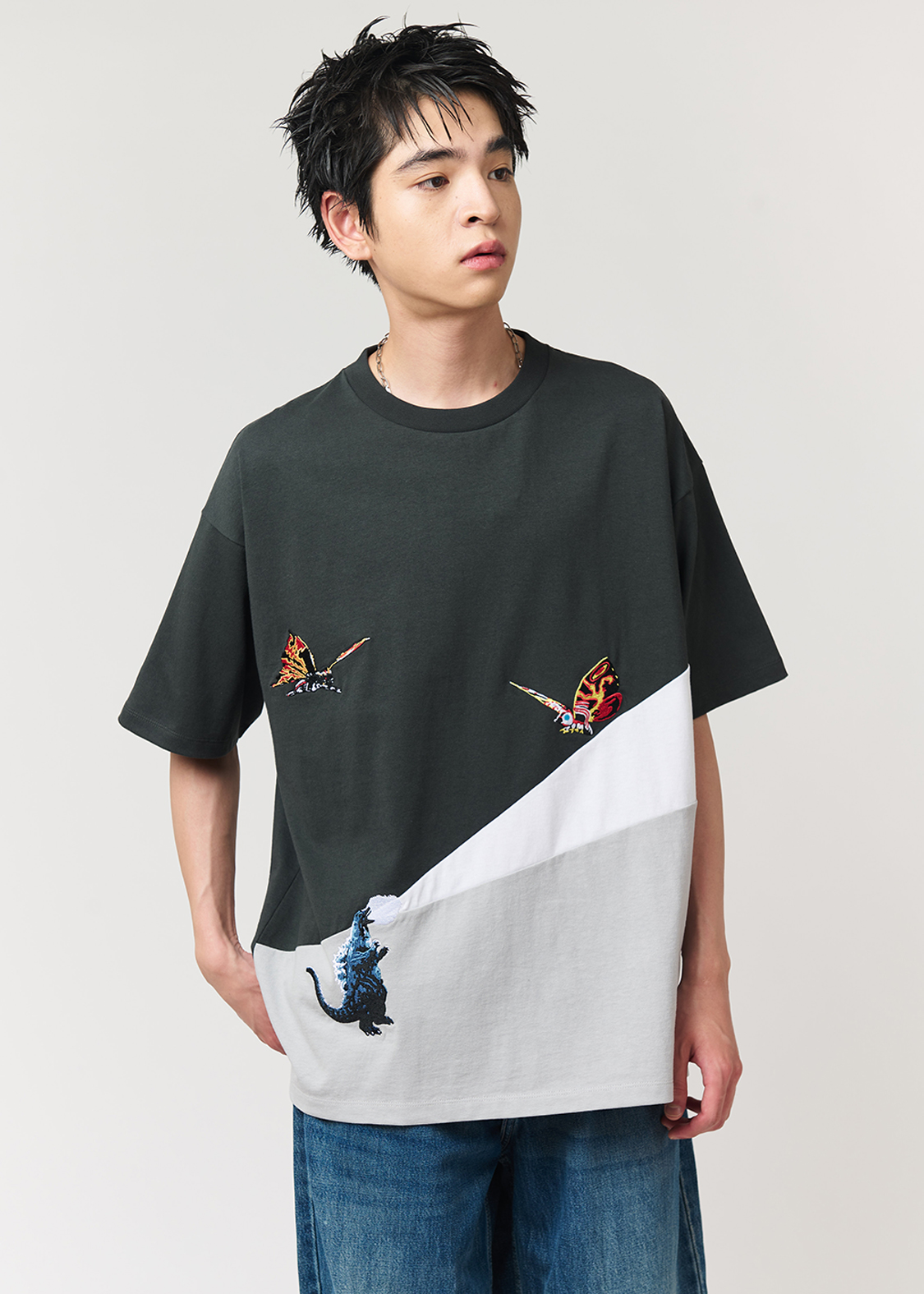 三つ巴の戦い｜ビッグシルエットTシャツ（価格：4,500円）