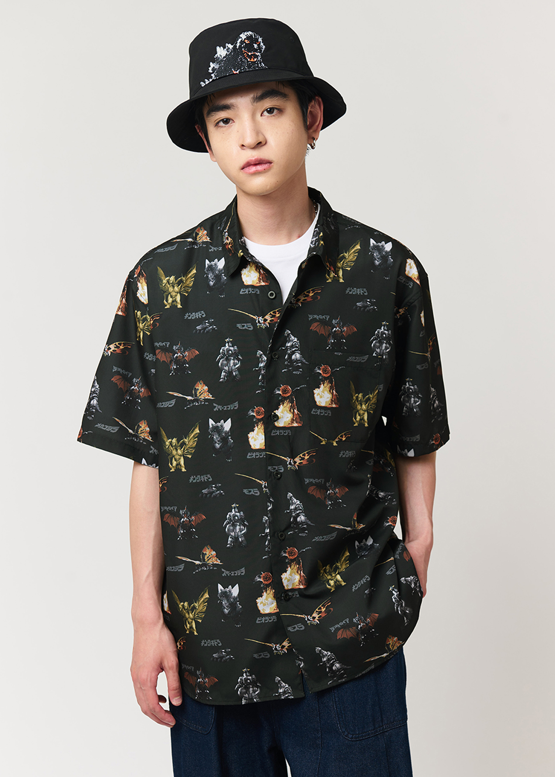 VS怪獣 パターン｜ルーズフィット半袖シャツ（価格：6,900円）