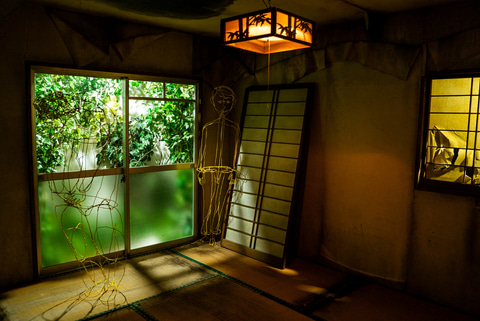 視える人には見える展の看板