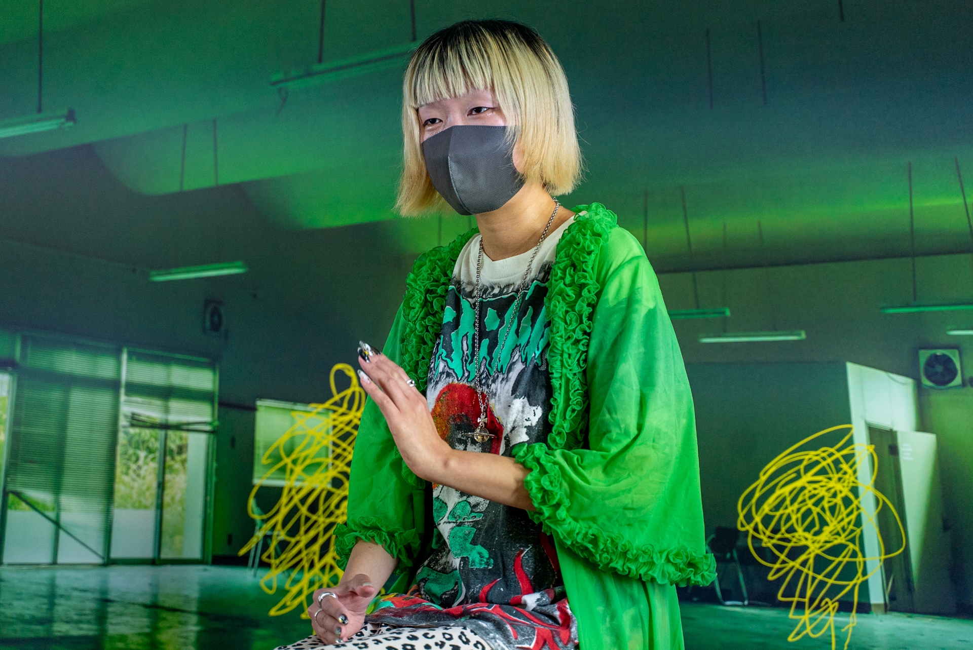 Miyoshi氏は、今回のイベントのためにさまざまな場所で何かが入っていると感じたものを購入して展示