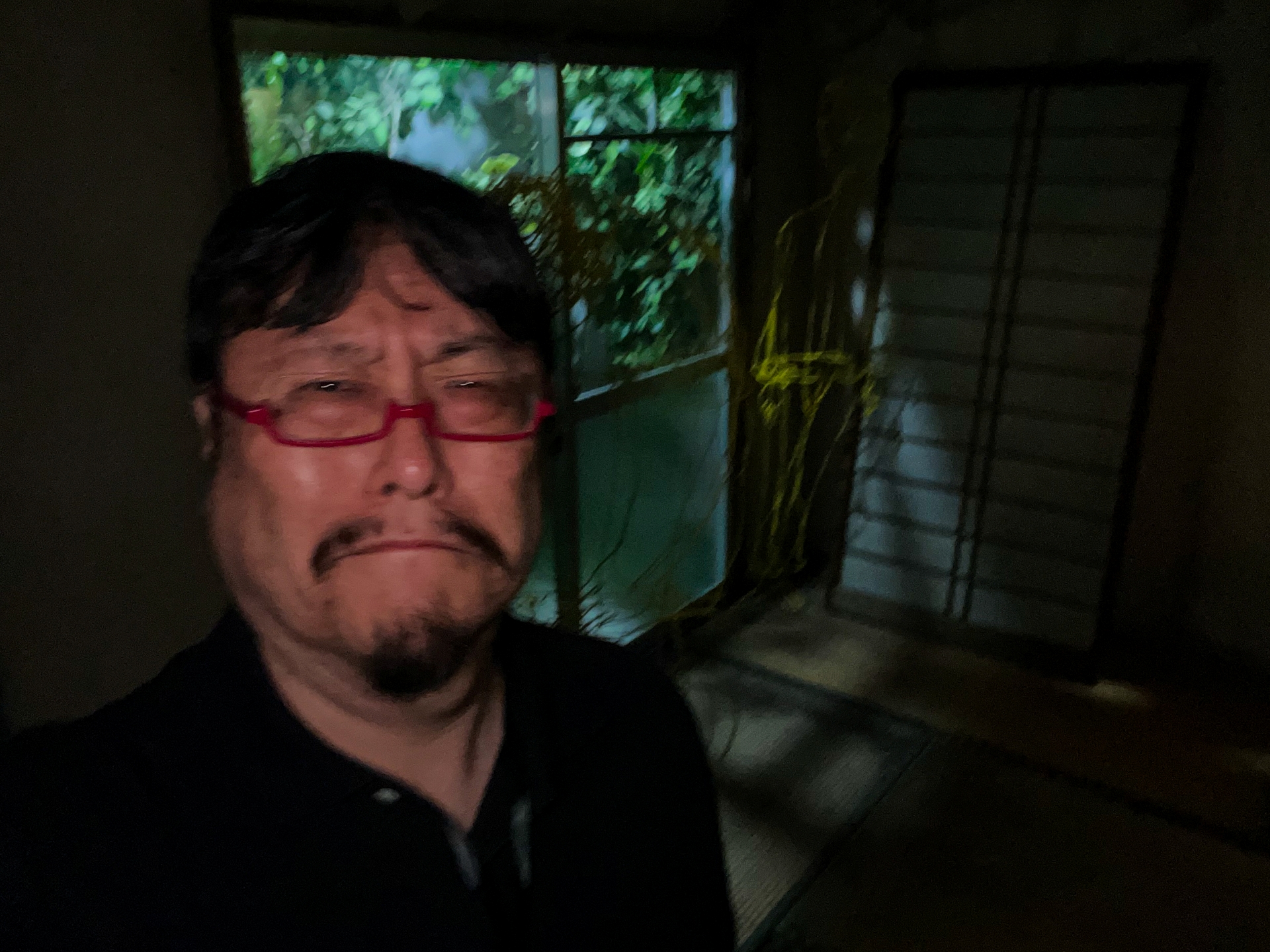 試しに恒例の記念写真を撮ったが「ブレ」た。「何か」の仕業じゃないよね？？？