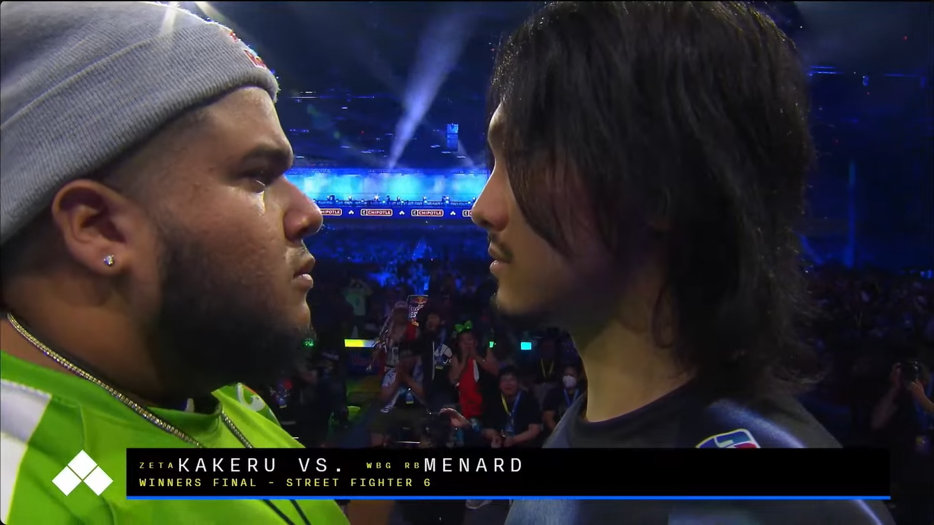 Winners Final開始前にはMenaRD選手と翔選手が顔を突き合わせて睨み合うパフォーマンスを見せて会場を盛り上げる。結果はMenaRD選手が3-0のストレート勝利……強すぎる