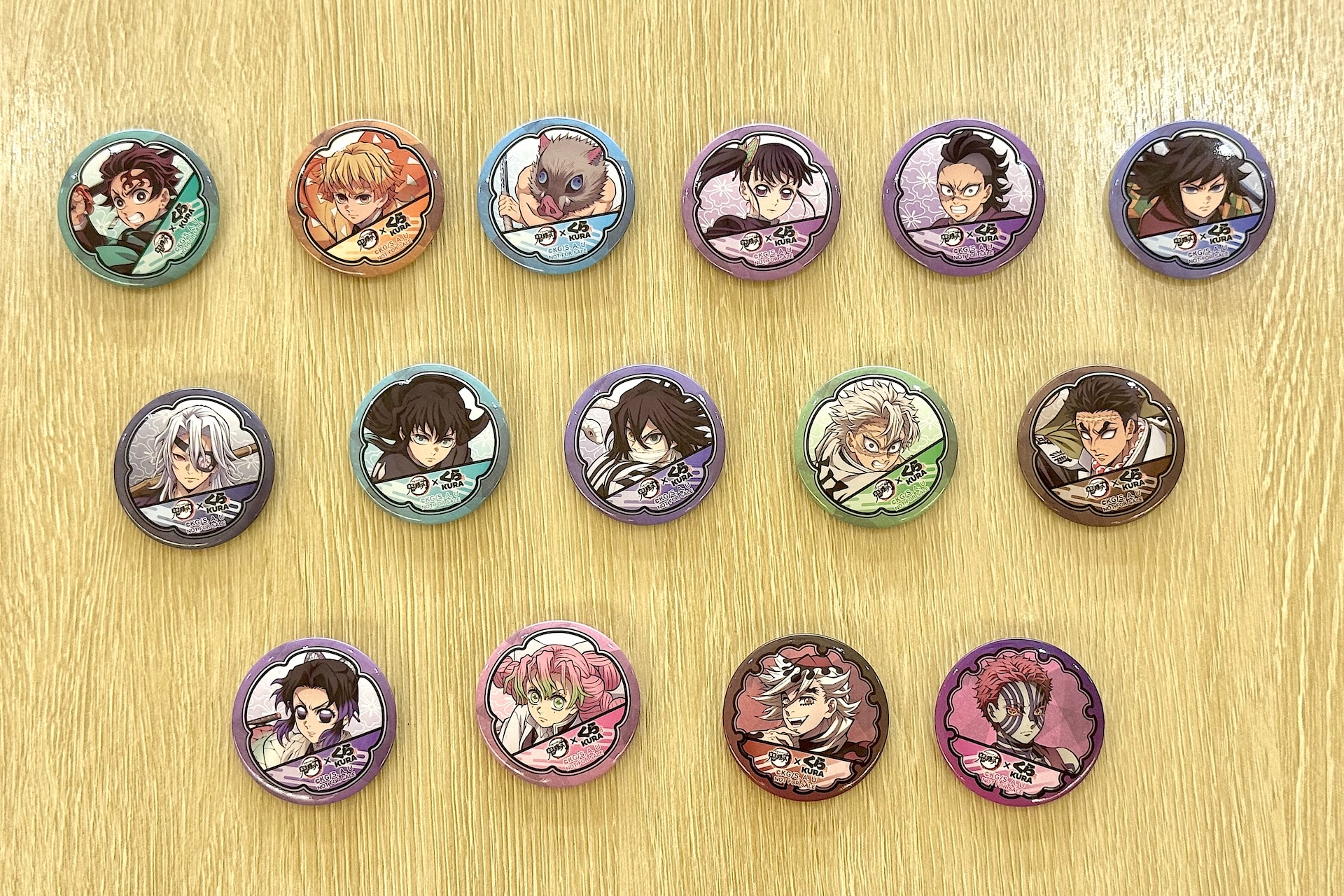 缶バッジは全15種。コレクション性の高いアイテムとなっている