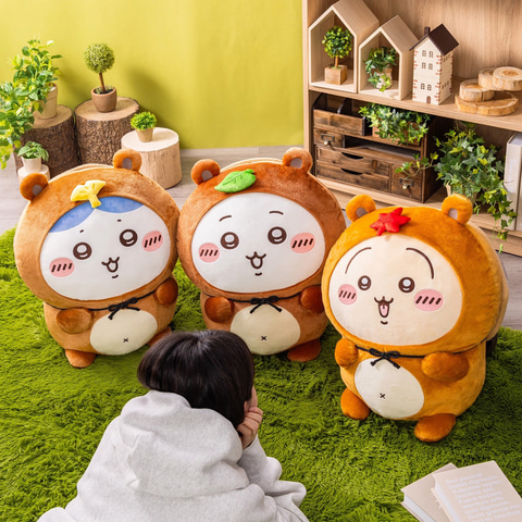 ちいかわ くじ ぬいぐるみ系　まとめ売り ちいかわ」ハチワレ、うさぎたちがBIGクッション、ぬいぐるみに