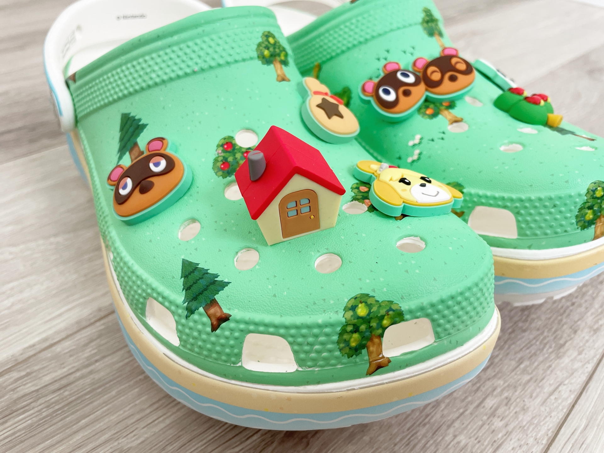 ジビッツ チャームが何よりかわいい。特に家が超立体的で、攻めたデザインとなっている