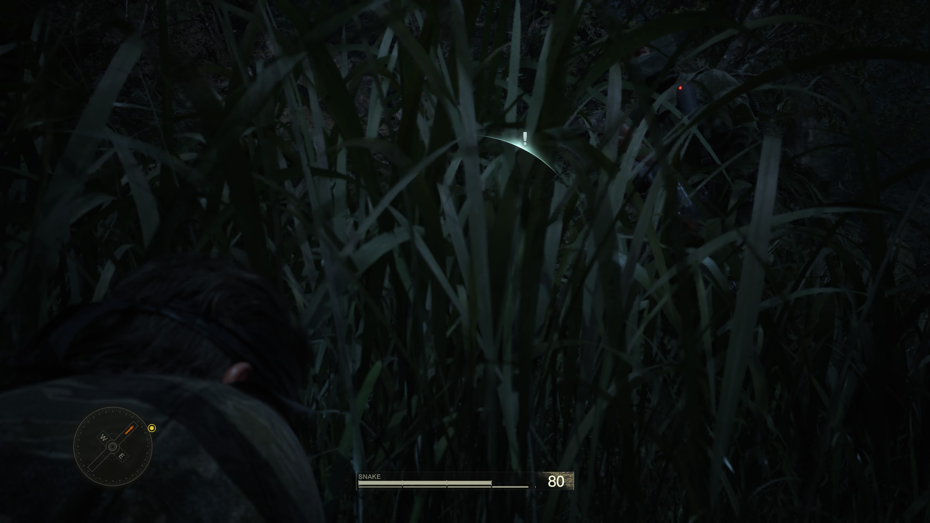 茂みや地面でほふくし、敵をやり過ごす