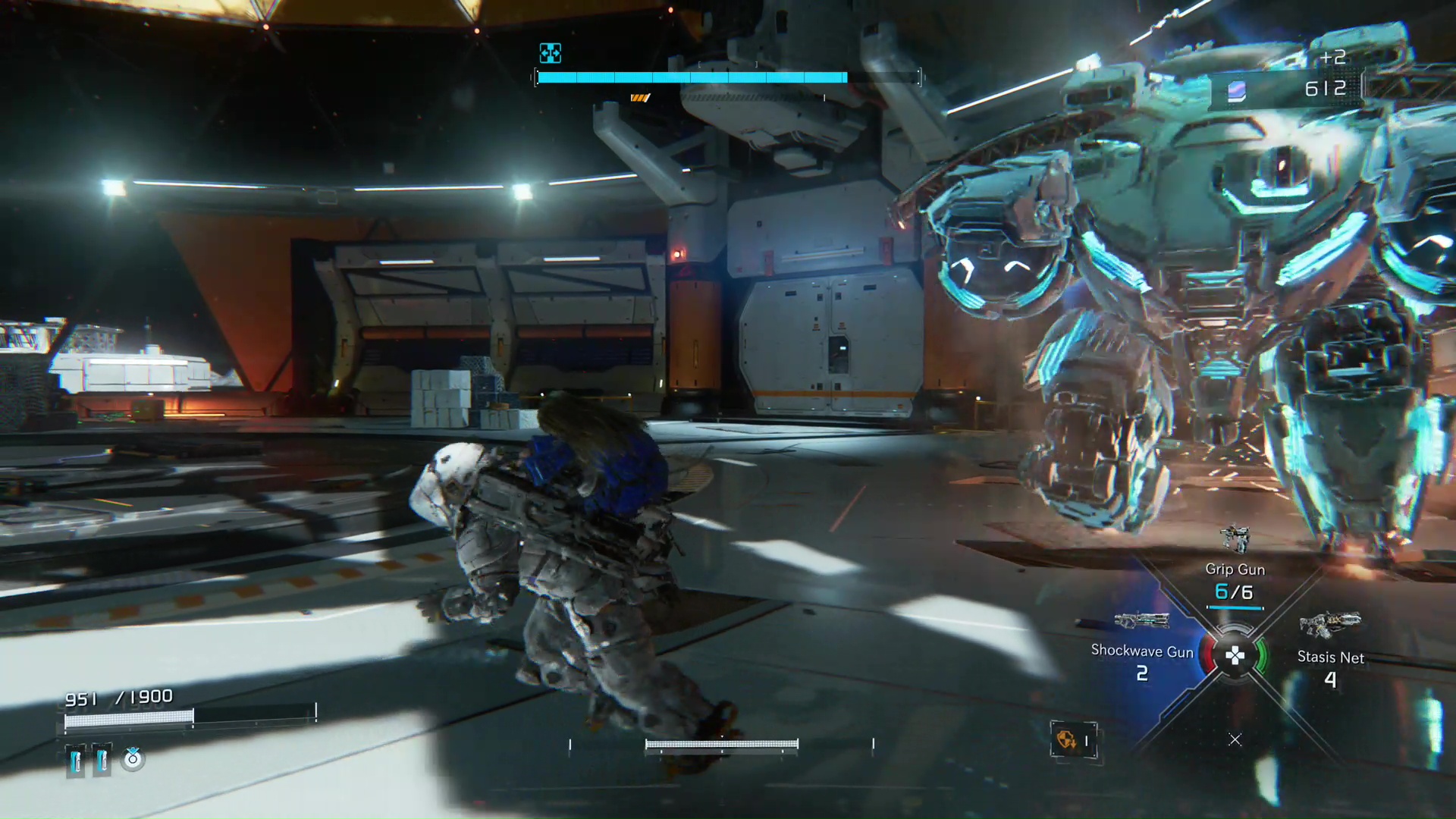 ザコ戦はハッキングに集中できるくらいには攻撃が甘かったが、ボスの攻撃は容赦がない