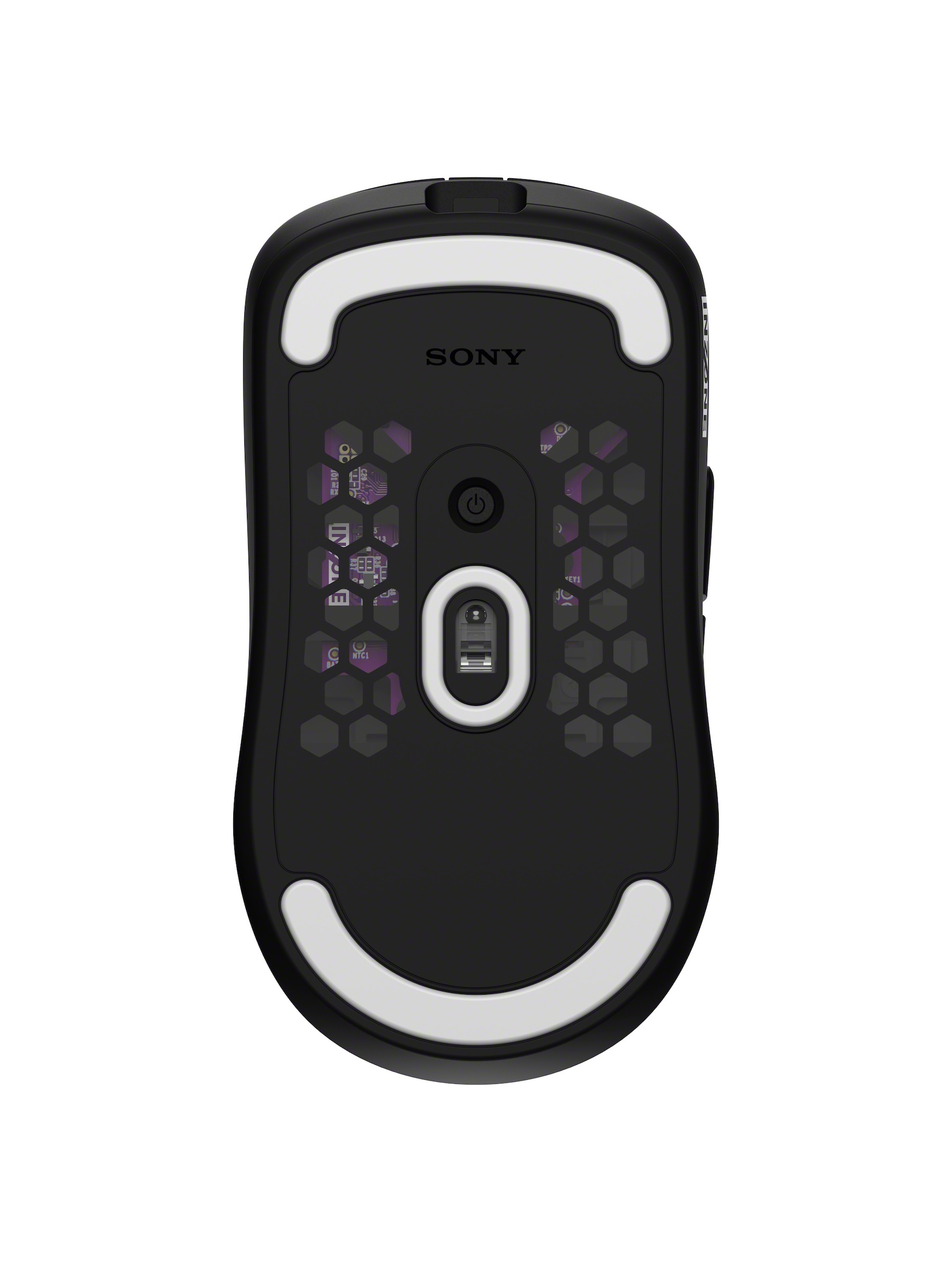 底面部。センサーは超低遅延の「PAW3950」を採用